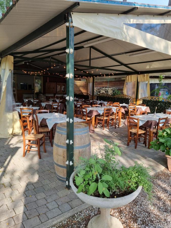 Chalet 4 Or 6 Persons Toscana Viareggio Camping Bosco Verde Italie Torre del Lago Puccini Extérieur photo