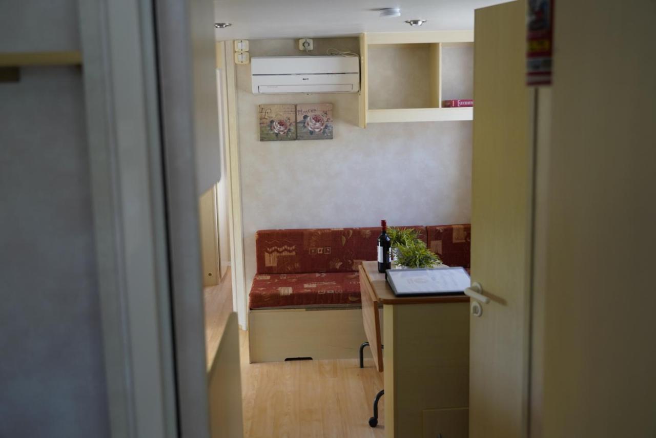 Chalet 4 Or 6 Persons Toscana Viareggio Camping Bosco Verde Italie Torre del Lago Puccini Extérieur photo